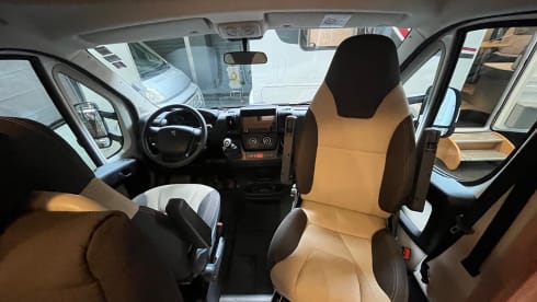Comfortable and economical 6p motorhome with plenty of storage space (175hp)