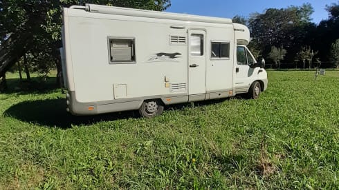 Laika camper rental - Kreoss 3008 with 4 beds