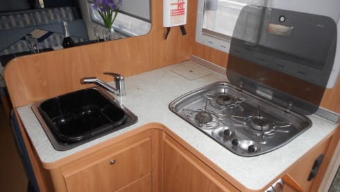 EASY 4 MOTORHOME HIRE JUST TURN UP AND GO