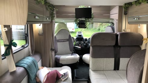 Sunset Bloom 🌅🌸 – Sunset Bloom 🌅🌺 un magnifique camping-car 6 places pour le plaisir et l'aventure