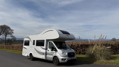 The Stag  – 6 berth Roller Team auto roller 746 