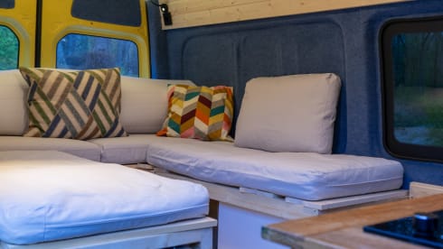 Ivan – 3-sitziger Mercedes-Benz Bus aus dem Jahr 2011