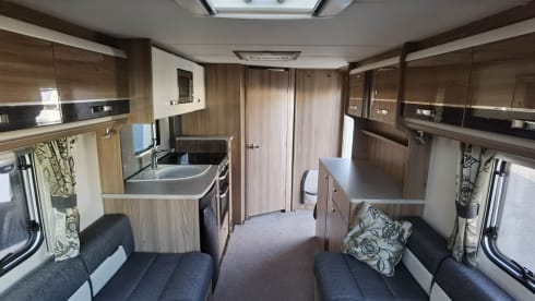 Bessie – Bessecar E442 2 berth motorhome