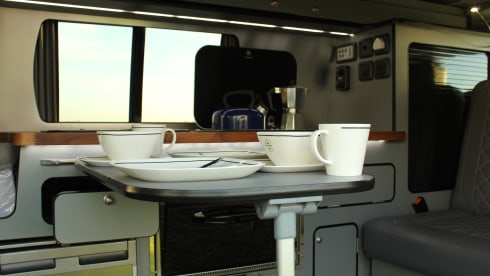 Mork! – Live the van-life dream. Fully equipped VW T6 