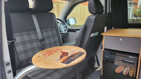 Valerie – Craig's Camper - VW Transporter 4 Berth + Awning