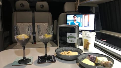 Camper di lusso VW T5 Automatic con 4 cuccette