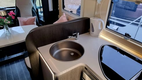 Rollerteam - Padstow – Luxury 4 berth Motorhome 