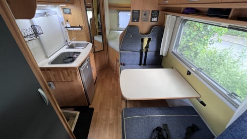 Luxurious neat family camper, 6 seats + belt, fully furnished