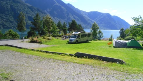 Vanity; chique met klasse. In stijl op reis! – Eitelkeit; schick mit klasse. Stilvoll reisen! 4 Schlafplätze!