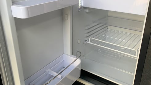 Meteor – Camper VW T4 a 2 posti letto - a 3 miglia dall'aeroporto di INESS *Assicurazione inclusa*