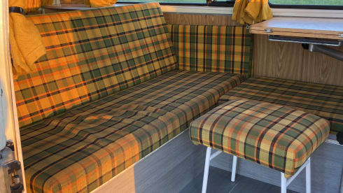 T2B Westy – rent an original hippie bus westfalia camper !!