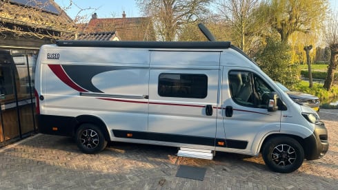 2-person Bürstner bus from 2021