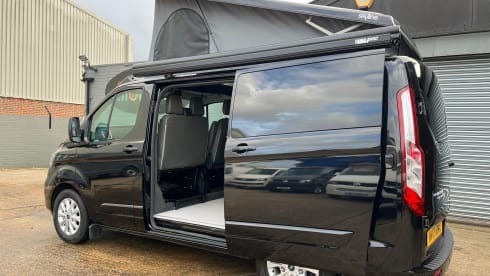 Bumble – Ford Transit Custom Petrol Plug-In Hybrid