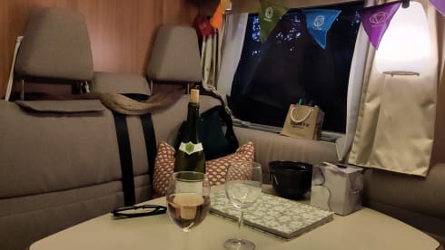 Very comfortable 3 p offgrid camper Eura Mobil