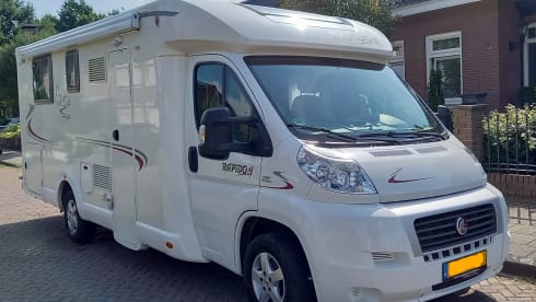 Rapido Camper with Queen Bed