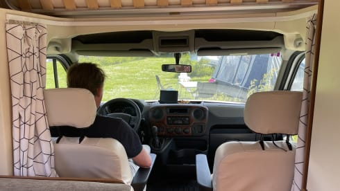 Koos – Cozy 5p alcove camper from 2015