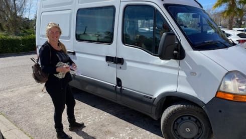 Buzzl – Off grid Renault Master bus