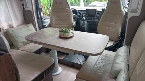 4p Benimar semi-integrated uit 2022