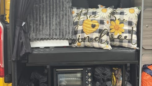 Bumblebee – 4 berth Ford campervan from 2019