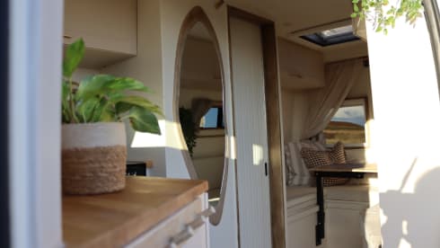 Lola – Camping-car Peugeot 2 places à partir de 2020