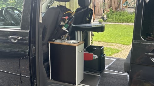 Tom – 4-person Volkswagen campervan from 2006