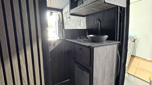 CHRISSY THE CAMPER – Autobus Citroën a 4 posti letto del 2014