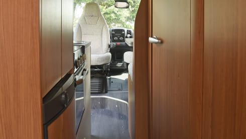 Acer – Delux Campervan with toilet/shower. Sleeps 4 travels 4
