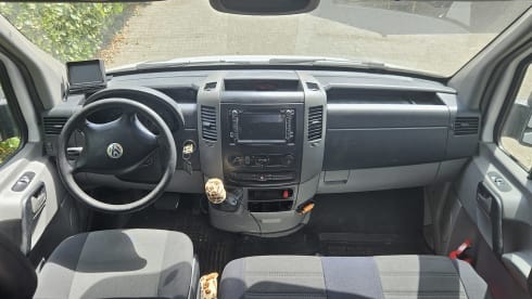 Ziggy – 3-seater Volkswagen bus from 2009