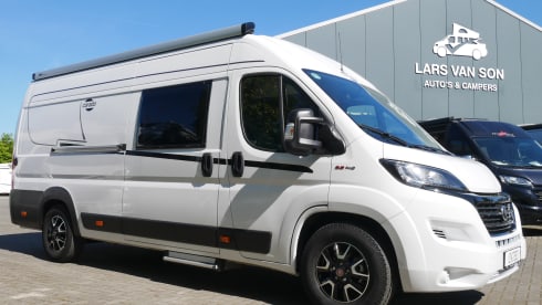 4-person Carado bus from 2020