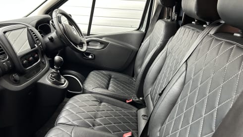 Roma – Superb 4 berth Vauxhall Vivaro campervan LWB