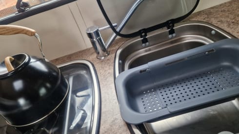 Eldonis the Explorer  – Explore the UK in Comfort – 6-Berth Elddis Motorhome with Full Amenities