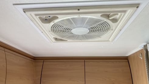 4p Bürstner semi-integrated uit 2005