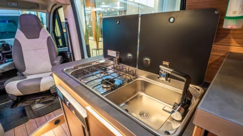 Super comfortabele, volledig uitgeruste, compacte camper