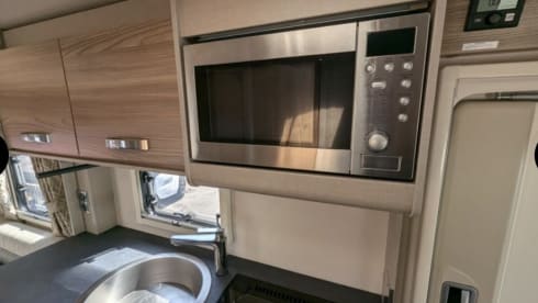 6 berth 6 seatbelt Swift 486