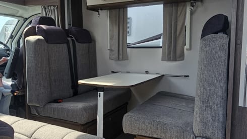 Compass – Stunning 6 berth 6 belt
