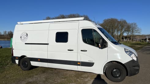 Happy Camper  – 3p Renault camper van from 2011