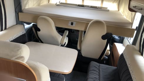 Krabje – Super nice travel camper Air conditioning Living space