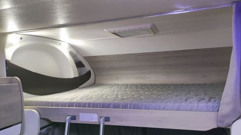 Camping-Car Capucine 5 places, avec climatiseur cellule.