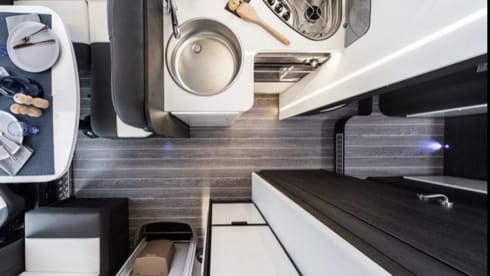 Roller Team 685 model with 2 cabins  – 2022 5 Sleeper/5 belts / Manuel 