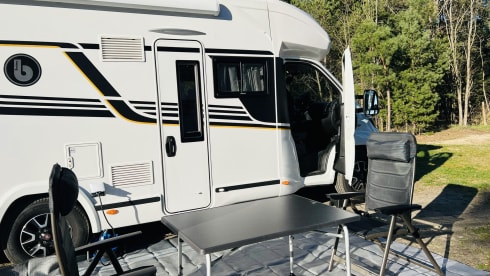 3. BelAmi – Luxury mobile home Benimar Mileo 268 for rent / all inclusive!