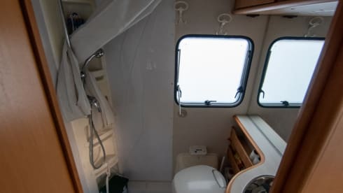 Stitchy Tandy – Air Conditioning, Electric Generator and Storage for bikes/motorcycles: enjoy!