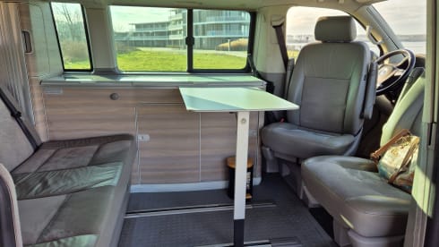 Beautiful 4p Volkswagen T5 California from 2012