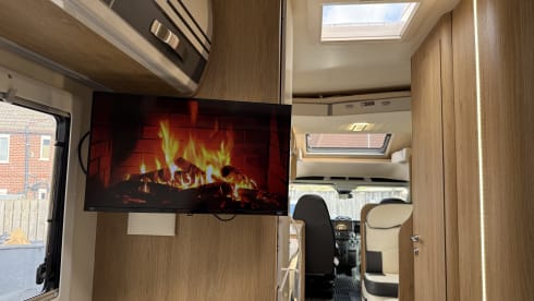 Autocarro semi-integrato Ford a 6 posti letto dal 2022