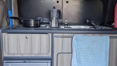 EsteVan – VW transporter T6 4 berth Campervan - EsteVan