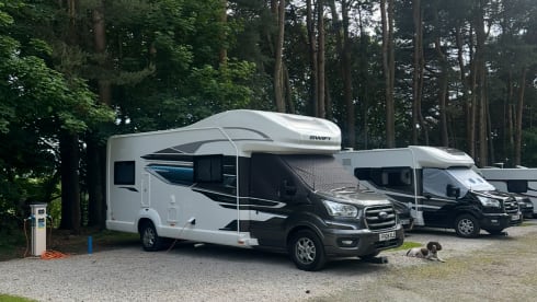 Taylor  – 5 berth Ford voyage 475! 