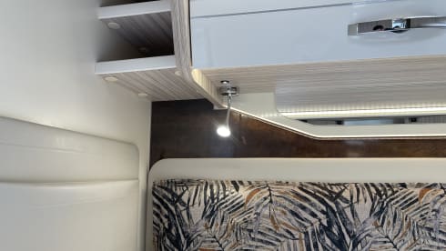 Oscar – Camping-Car Intégral 5 Places Boîte Auto Airco Bruxelles