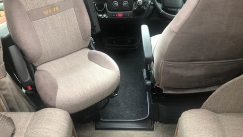 BETTY – ELDDIS VOGUE 155