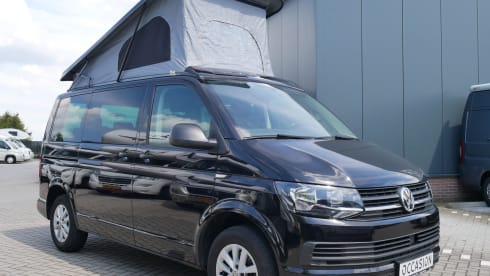 Volkswagen T6 Multivan 5 to 7 seats with pop-up roof!