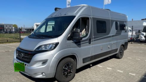Laika automaat – Laika with Automatic, Super nice and handy bus camper, air conditioning 2022