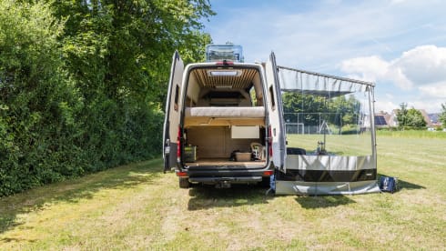 Oaki Doaki – 3p Volkswagen bus from 2025